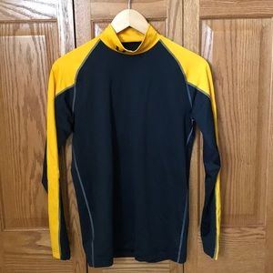 Men’s Under Armour shirt. Size S.